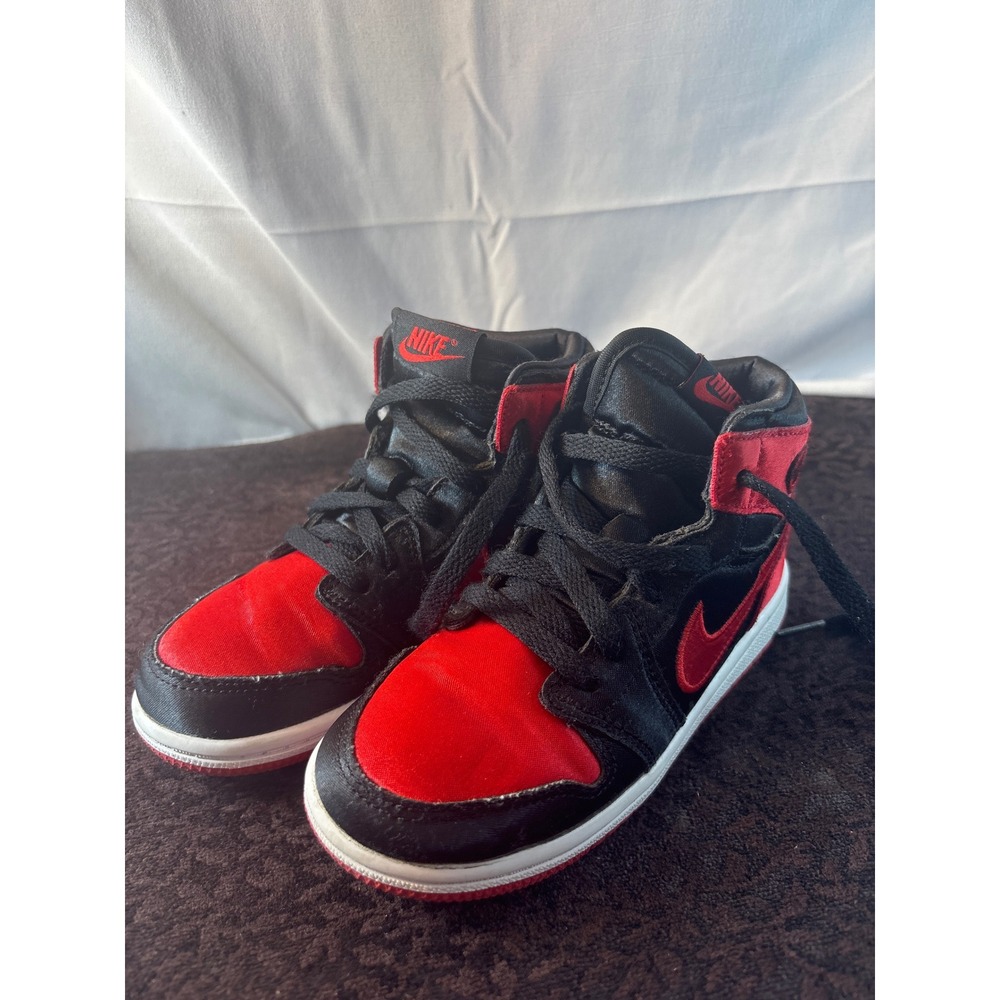 Nike Air Jordan 1 Retro High OG Satin Bred Kids Sneakers FD5305-061 Red Black